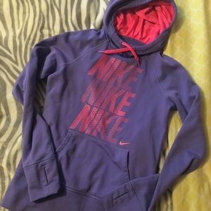 Nike women’s therma-fit hoodie